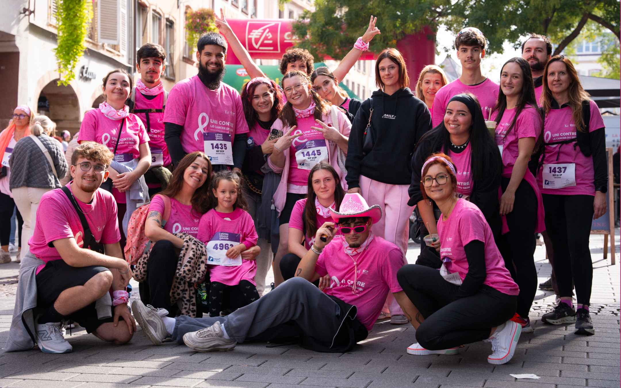 L'ECP Apprentissage au départ de la marche Octobre Rose de Strasbourg
